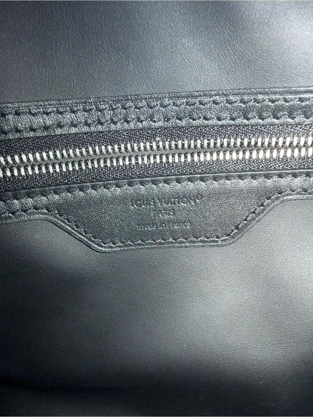 Louis Vuitton Speedy Soft 30 Dark Bag - Picture 9 of 13